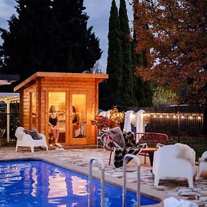 The Oriana Orange - Retro Hotel & Resort